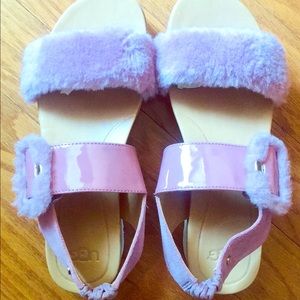 Ugg Treadlite fluffy slides- Never worn